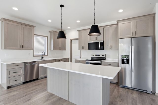 967 61st Avenue W, West Fargo, ND 58078