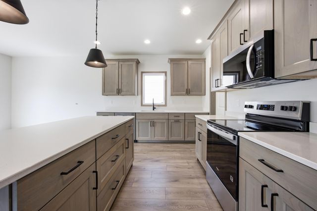 967 61st Avenue W, West Fargo, ND 58078