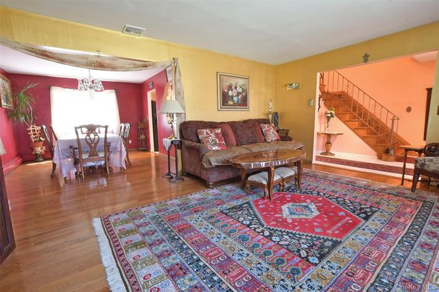 22 Clymer Street, Port Jefferson, NY 11776