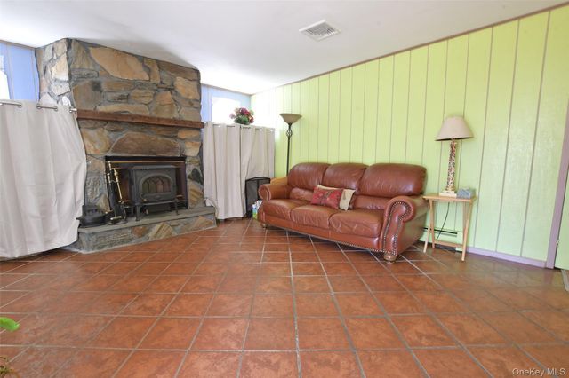 22 Clymer Street, Port Jefferson, NY 11776