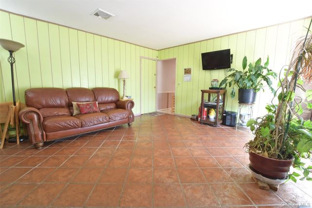 22 Clymer Street, Port Jefferson, NY 11776