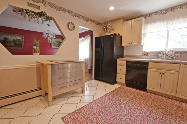 22 Clymer Street, Port Jefferson, NY 11776