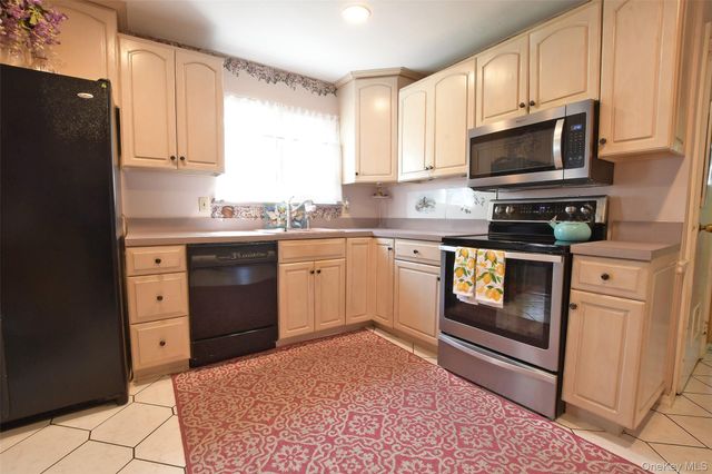 22 Clymer Street, Port Jefferson, NY 11776