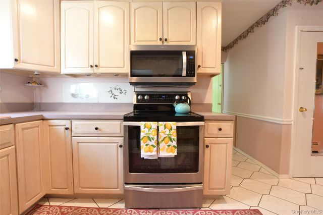 22 Clymer Street, Port Jefferson, NY 11776