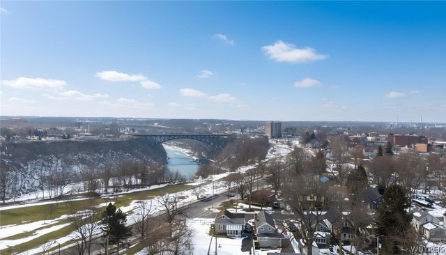 633 Orchard Parkway, Niagara Falls, NY 14301