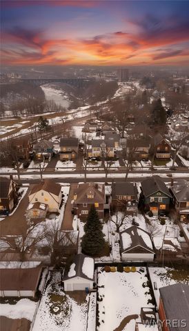 633 Orchard Parkway, Niagara Falls, NY 14301