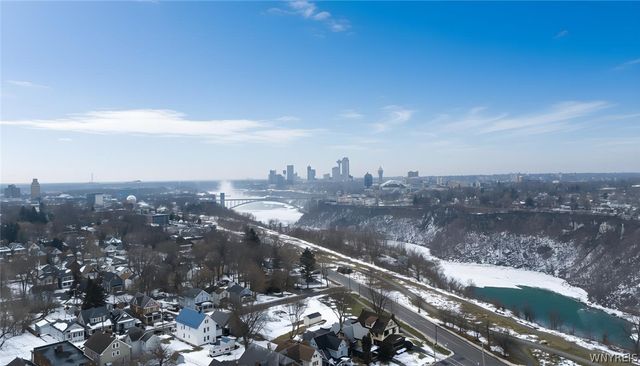 633 Orchard Parkway, Niagara Falls, NY 14301