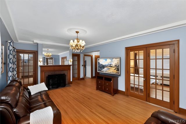 633 Orchard Parkway, Niagara Falls, NY 14301