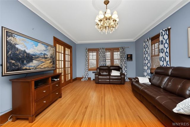 633 Orchard Parkway, Niagara Falls, NY 14301