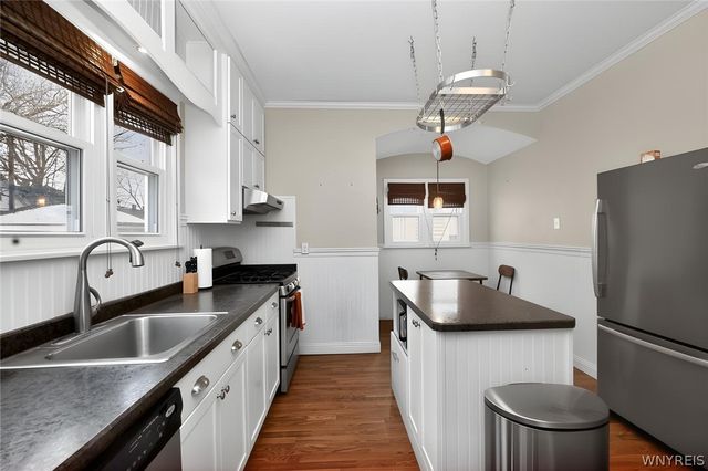 633 Orchard Parkway, Niagara Falls, NY 14301