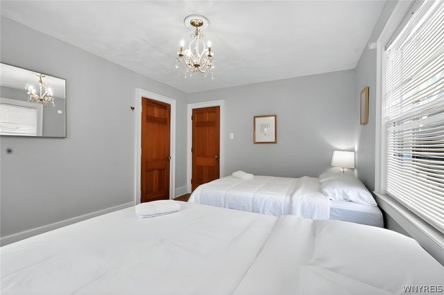 633 Orchard Parkway, Niagara Falls, NY 14301