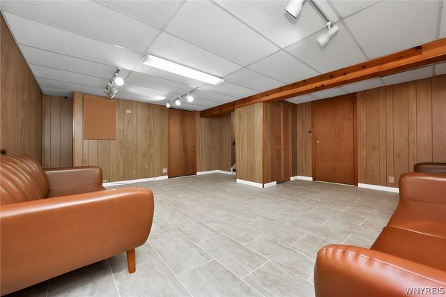 633 Orchard Parkway, Niagara Falls, NY 14301