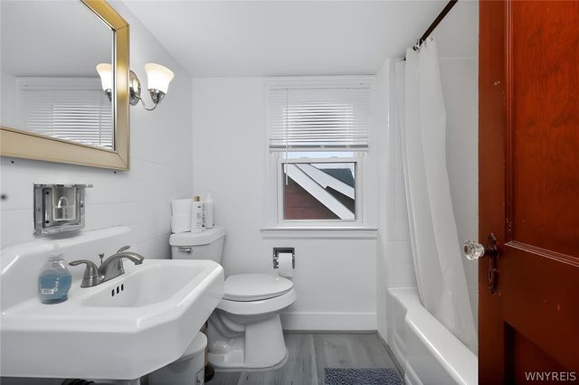 633 Orchard Parkway, Niagara Falls, NY 14301