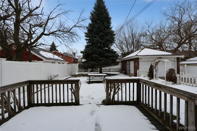 633 Orchard Parkway, Niagara Falls, NY 14301