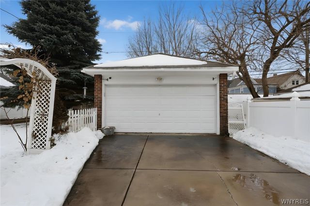 633 Orchard Parkway, Niagara Falls, NY 14301