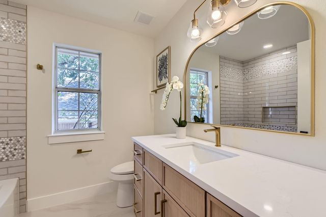 9124 Fainwood LN, Austin, TX 78749