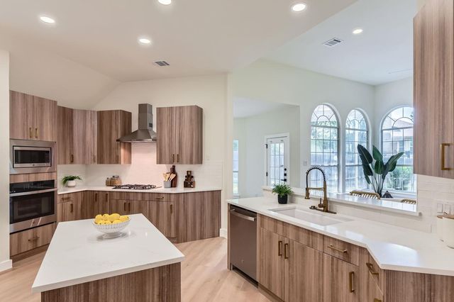 9124 Fainwood LN, Austin, TX 78749