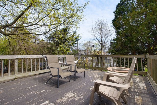 4 Hamill Rd, Worcester, MA 01602