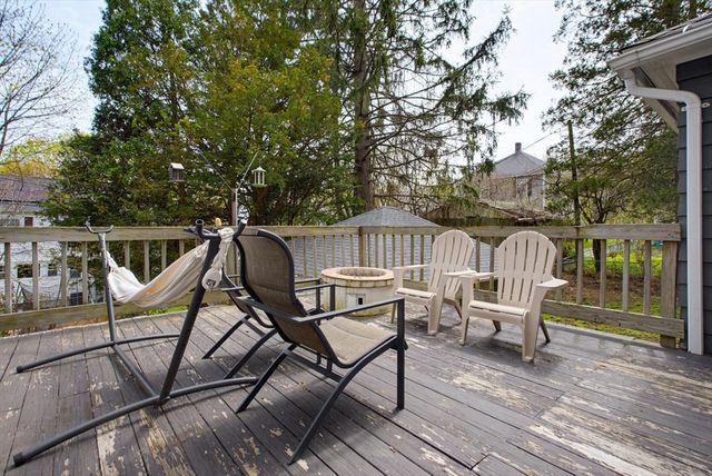 4 Hamill Rd, Worcester, MA 01602