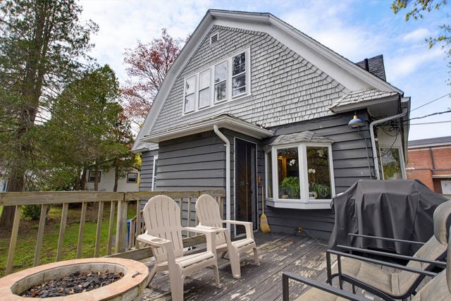 4 Hamill Rd, Worcester, MA 01602