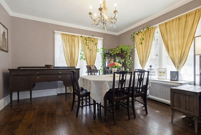 4 Hamill Rd, Worcester, MA 01602