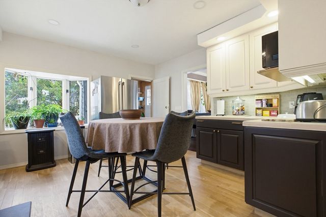 4 Hamill Rd, Worcester, MA 01602