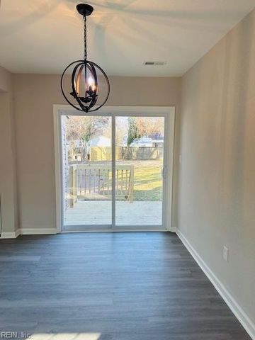 9 E Bayberry CT, Hampton, VA 23669