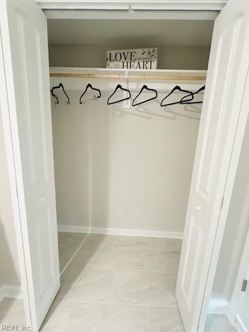 9 E Bayberry CT, Hampton, VA 23669