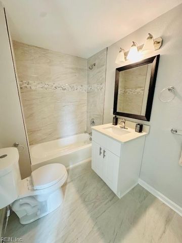 9 E Bayberry CT, Hampton, VA 23669