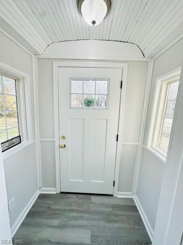 9 E Bayberry CT, Hampton, VA 23669