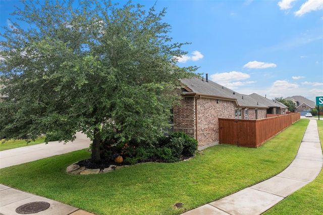 8935 Summer Iris Trail, Cypress, TX 77433