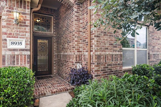 8935 Summer Iris Trail, Cypress, TX 77433