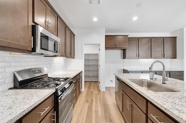 770 S Argyle Avenue, Fowler, CA 93625