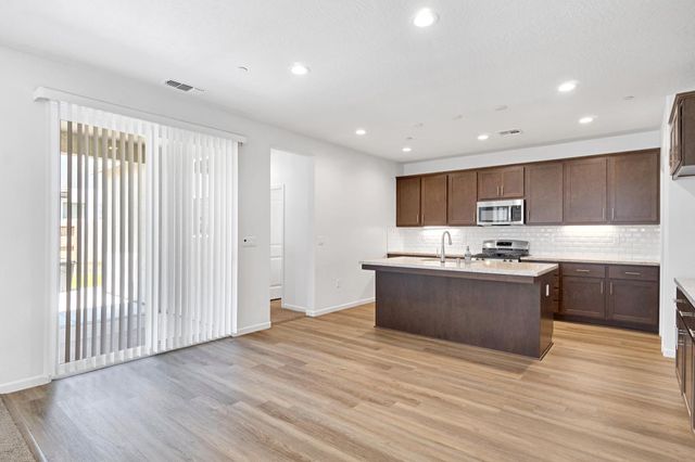 770 S Argyle Avenue, Fowler, CA 93625