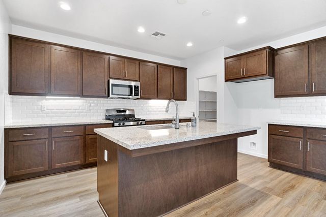 770 S Argyle Avenue, Fowler, CA 93625