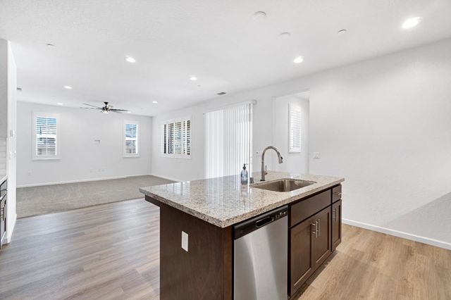 770 S Argyle Avenue, Fowler, CA 93625