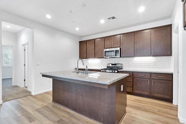 770 S Argyle Avenue, Fowler, CA 93625