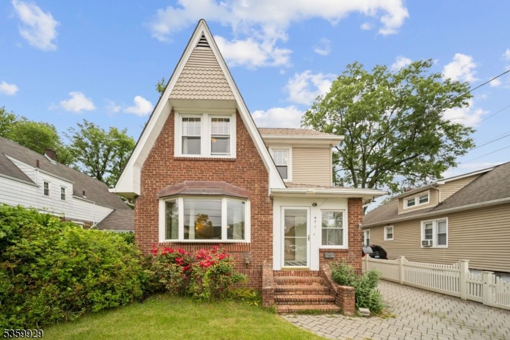 471 Elizabeth St, New Milford Boro, NJ 07646