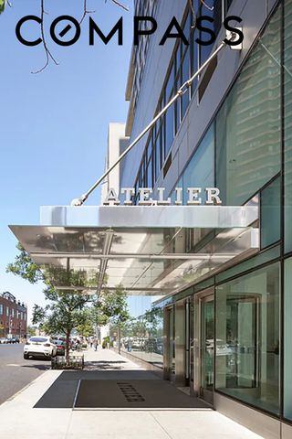 635 W 42nd St Apt 23A, New York City, NY 10036