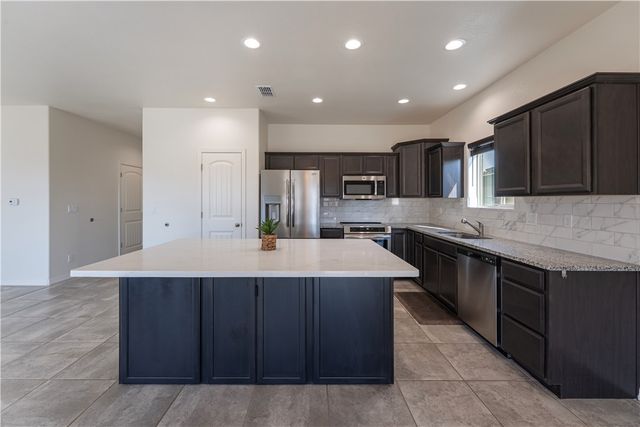 5475 Eagle View Road, Kingman, AZ 86409