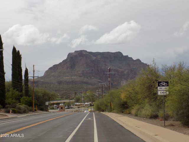 571 W PORPHYRY Street, Superior, AZ 85173