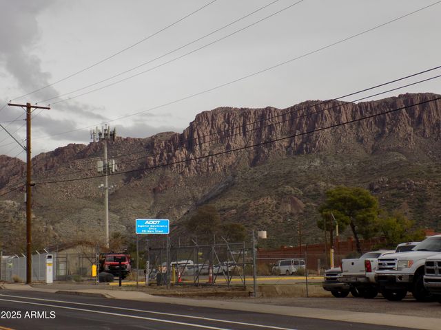 571 W PORPHYRY Street, Superior, AZ 85173