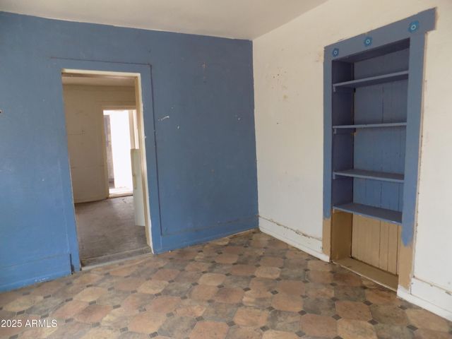 571 W PORPHYRY Street, Superior, AZ 85173