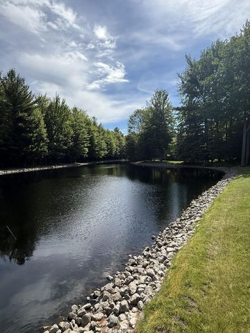 594 Tournament Circle 49, Norton Shores City, MI 49444