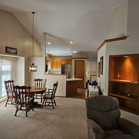 594 Tournament Circle 49, Norton Shores City, MI 49444