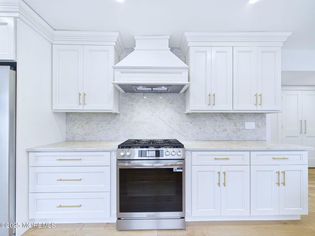 28 Patten Lane, Long Branch, NJ 07740