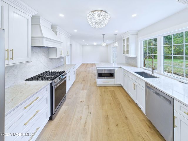 28 Patten Lane, Long Branch, NJ 07740