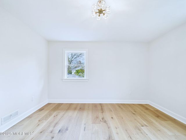 28 Patten Lane, Long Branch, NJ 07740