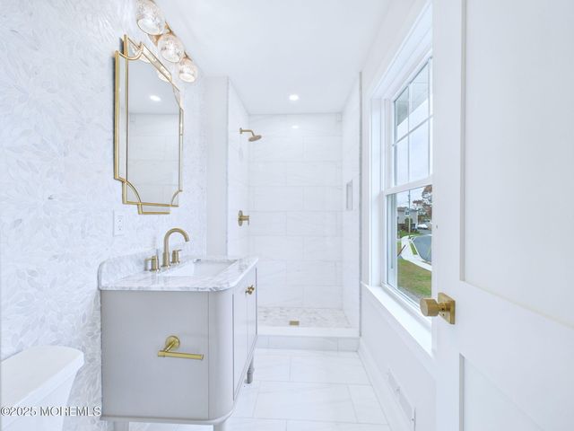 28 Patten Lane, Long Branch, NJ 07740