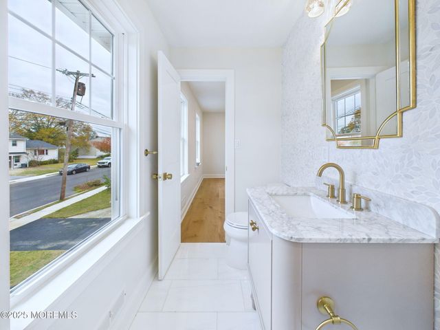 28 Patten Lane, Long Branch, NJ 07740